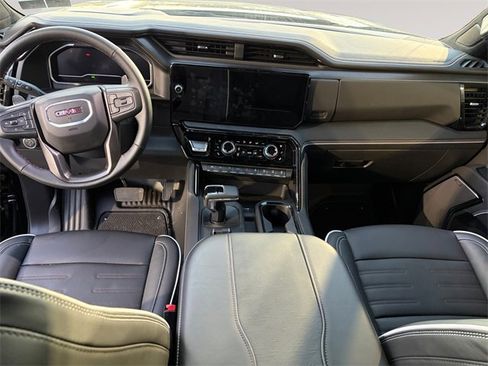 Used 2025 GMC Sierra 1500 AT4X image 10