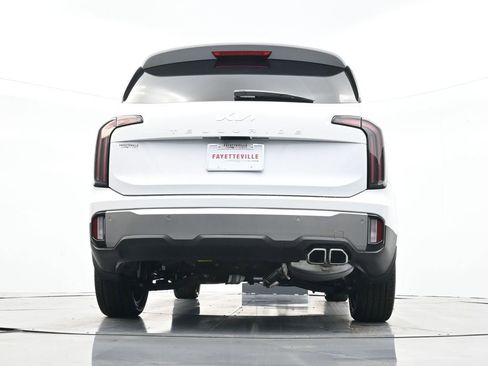 Used 2024 Kia Telluride EX w/ EX Captain's Chair Package image 37