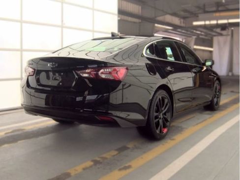 Used 2023 Chevrolet Malibu LT FWD image 2