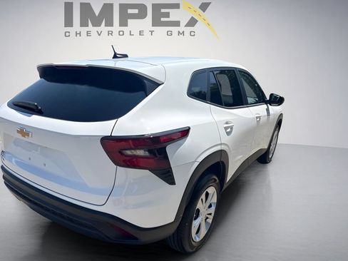 New 2026 Chevrolet Trax LS FWD image 5