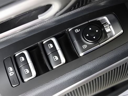 Used 2024 Kia Telluride LX image 18