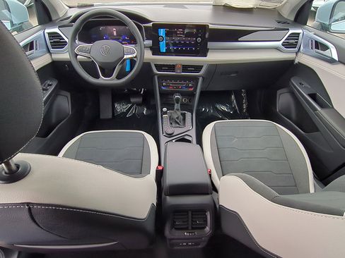 New 2026 Volkswagen Taos SE image 16