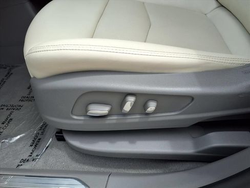Used 2022 Cadillac XT5 Premium Luxury FWD image 21