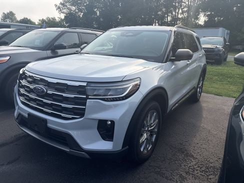 Used 2025 Ford Explorer Active w/ Active Comfort Package AWD/4WD image 4