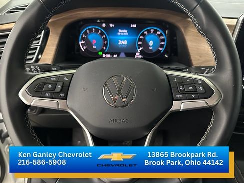 Used 2024 Volkswagen Atlas SE FWD image 11
