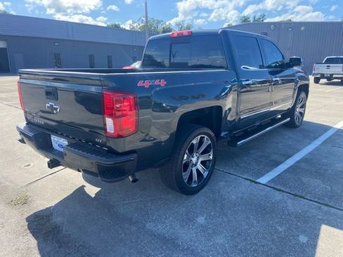 Used 2017 Chevrolet Silverado 1500 LTZ Z71 w/ LTZ Plus Package AWD/4WD image 4
