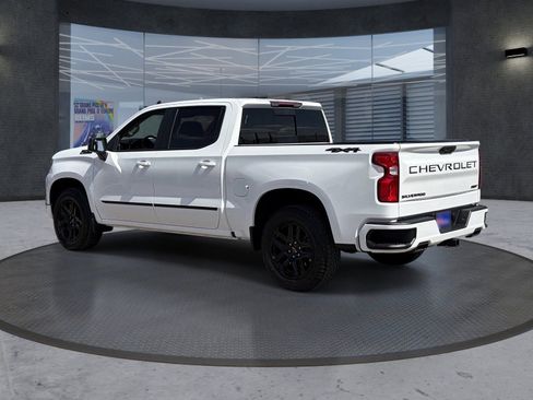 Certified 2025 Chevrolet Silverado 1500 RST w/ Dark Appearance Package AWD/4WD image 4