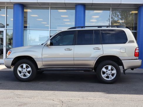 Used 2005 Toyota Land Cruiser AWD/4WD image 3