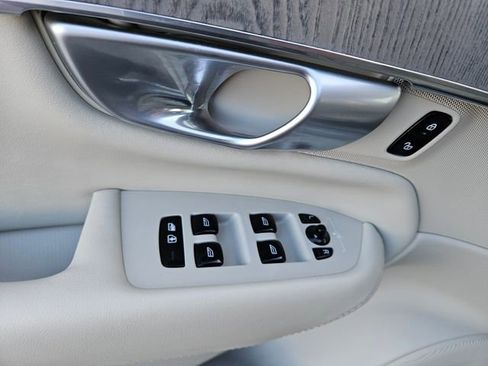 Used 2024 Volvo XC90 T8 Plus w/ Protection Package image 18