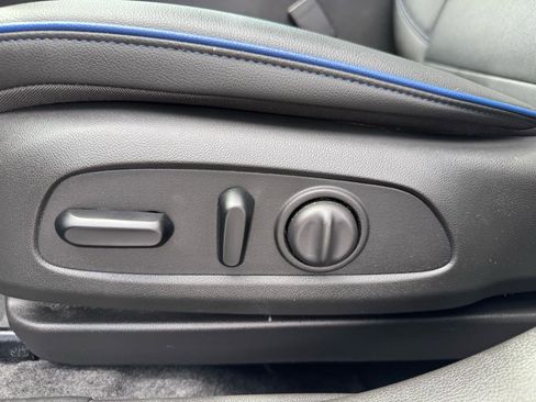 Used 2024 Buick Envista Sport Touring w/ Convenience II Package FWD image 12