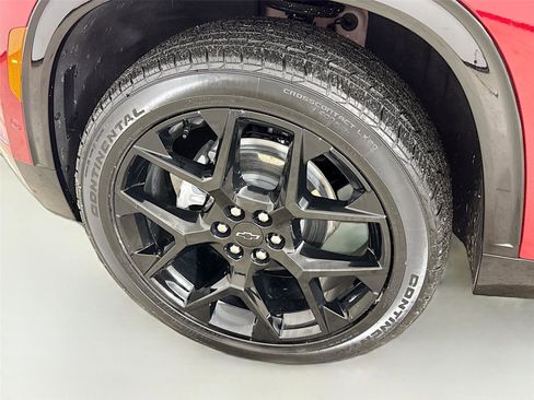 Used 2025 Chevrolet Traverse RS image 34