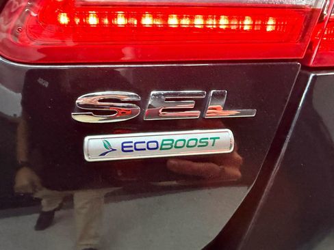 Used 2014 Ford Taurus SEL w/ Equipment Group 201A image 10