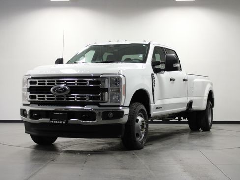 Used 2024 Ford F350 4x4 Crew Cab DRW Super Duty image 8