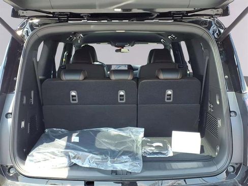 New 2026 Nissan Armada SL w/ Captain's Chari Seat Package image 10