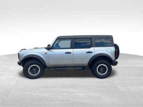 Used 2023 Ford Bronco Badlands w/ Sasquatch Package AWD/4WD image 3