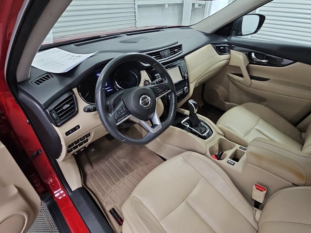 Used 2017 Nissan Rogue SL w/ SL Premium Package FWD image 13