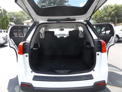 Used 2015 GMC Terrain SLE image 27