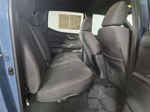 Used 2019 Toyota Tacoma TRD Sport image 39