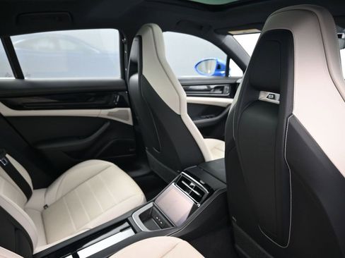 Used 2024 Porsche Panamera 4 image 7