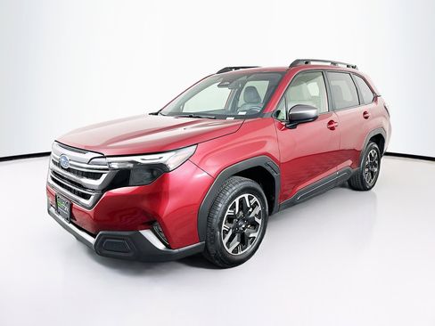 Used 2025 Subaru Forester Premium AWD/4WD image 3