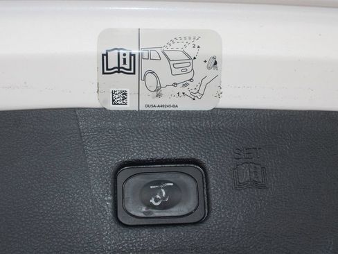 Used 2017 Ford Edge SEL w/ Equipment Group 201A FWD image 35