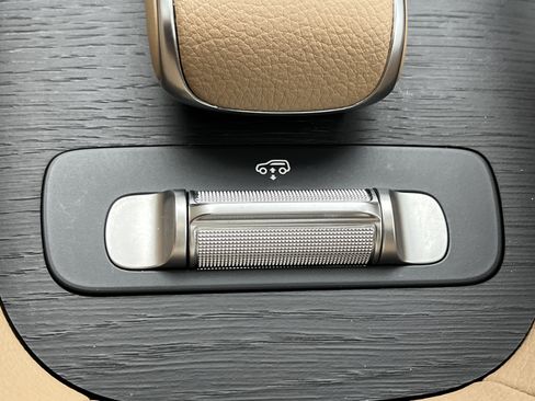 Certified 2024 Mercedes-Benz GLS 450 4MATIC image 44