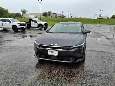 Used 2025 Kia K4 EX FWD image 46