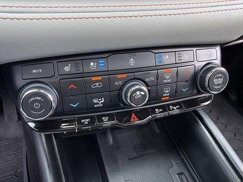 Used 2022 Dodge Durango R/T w/ Blacktop Package AWD/4WD image 48