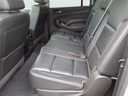 Used 2019 Chevrolet Suburban LT AWD/4WD image 7