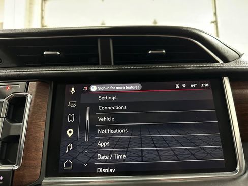 Used 2024 GMC Yukon XL Denali Ultimate AWD/4WD image 35