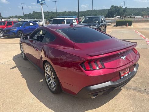 Used 2025 Ford Mustang Premium RWD image 5