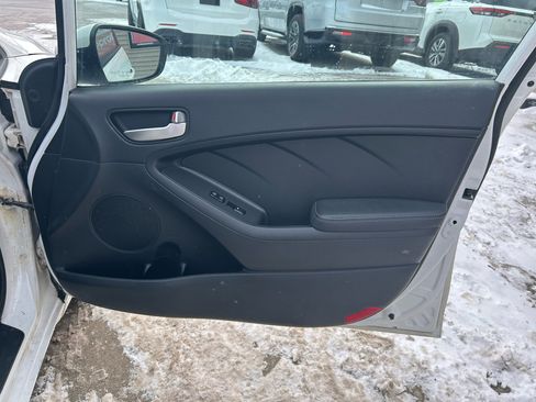 Used 2017 Kia Forte LX image 16