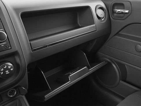 Used 2014 Jeep Patriot Sport w/ Power Value Group FWD image 18