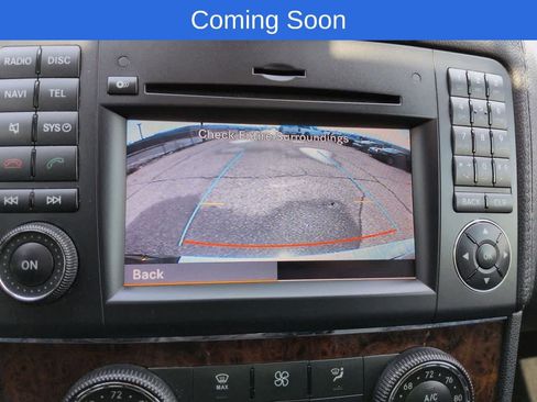 Used 2011 Mercedes-Benz GL 550 4MATIC image 31