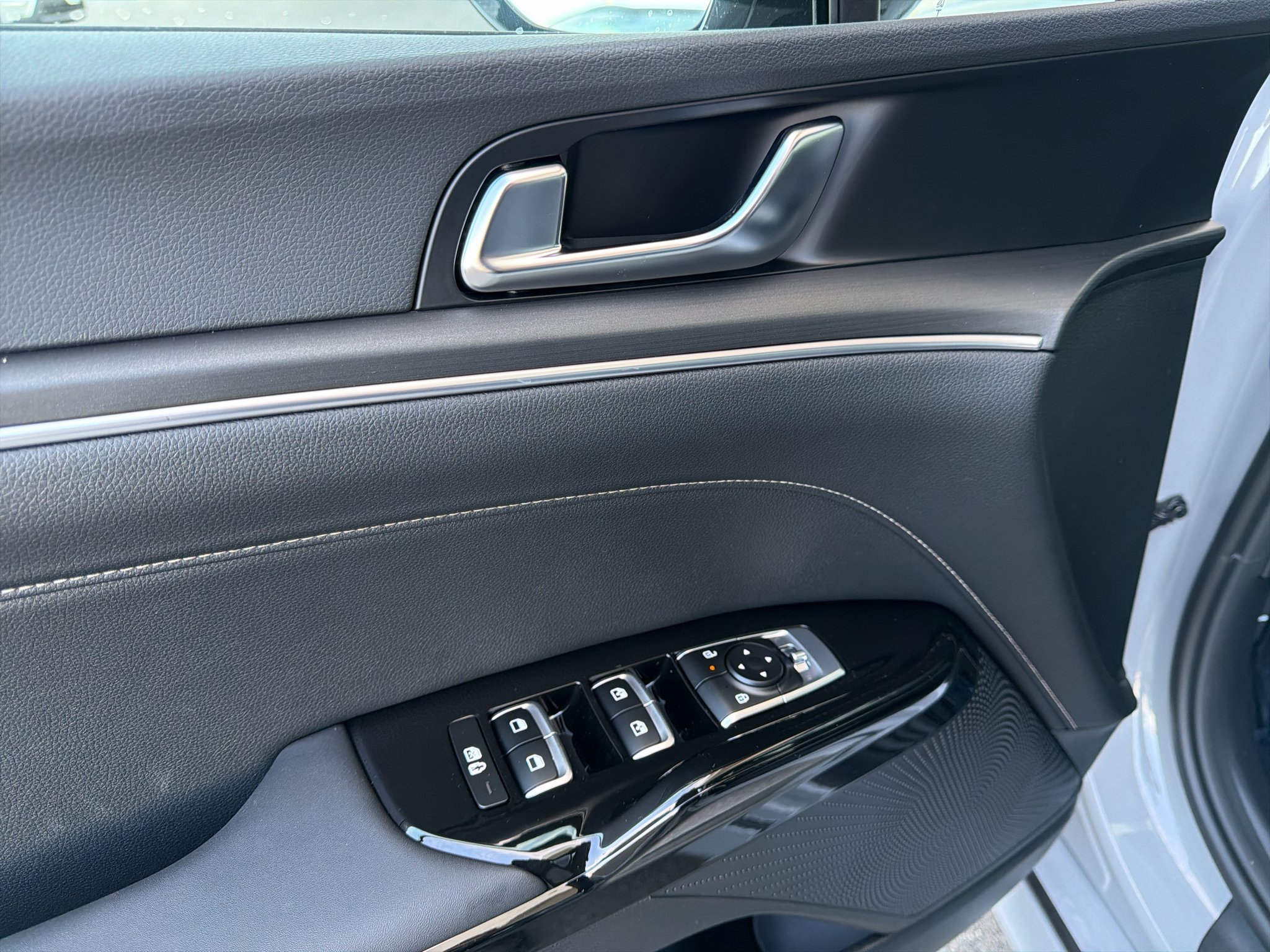 New 2027 Kia K5 GT-Line image 16