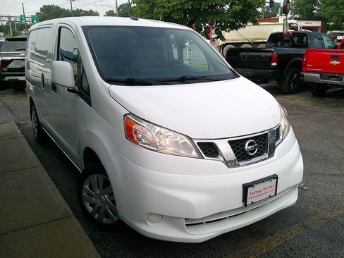 Used 2019 Nissan NV200 SV w/ Navigation Package FWD image 4