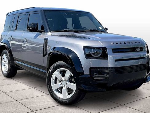 Used 2024 Land Rover Defender 110 X-Dynamic SE image 2