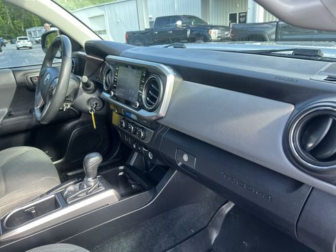Used 2021 Toyota Tacoma SR5 RWD image 51