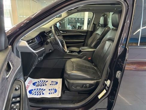 Used 2022 Jeep Grand Cherokee L Limited w/ Luxury Tech Group II image 25