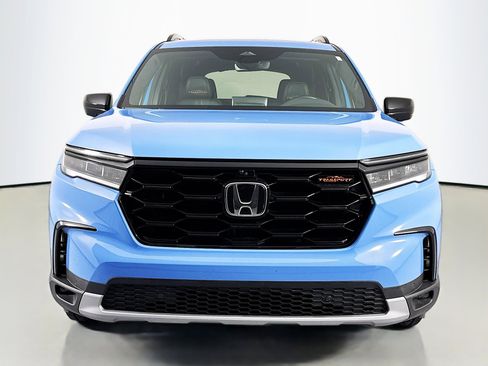Used 2024 Honda Pilot TrailSport image 2
