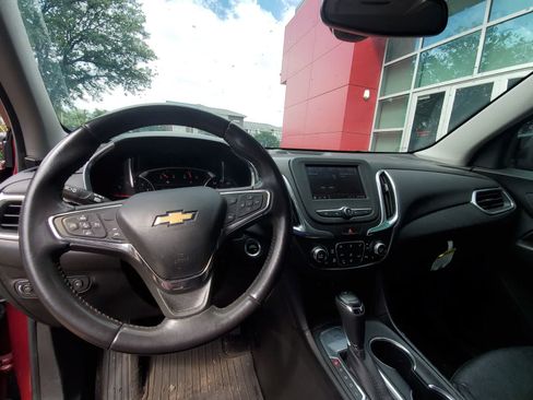 Used 2020 Chevrolet Equinox LT w/ Sport Edition FWD image 13