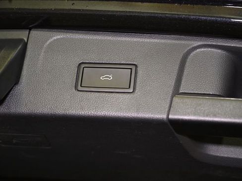 Used 2022 Volkswagen Atlas SEL Premium image 69