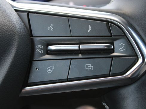 Used 2026 Chevrolet Traverse LT w/ Driver Confidence Package FWD image 33