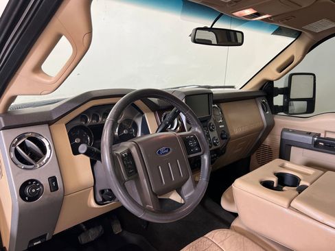 Used 2016 Ford F250 Lariat w/ Chrome Package image 4