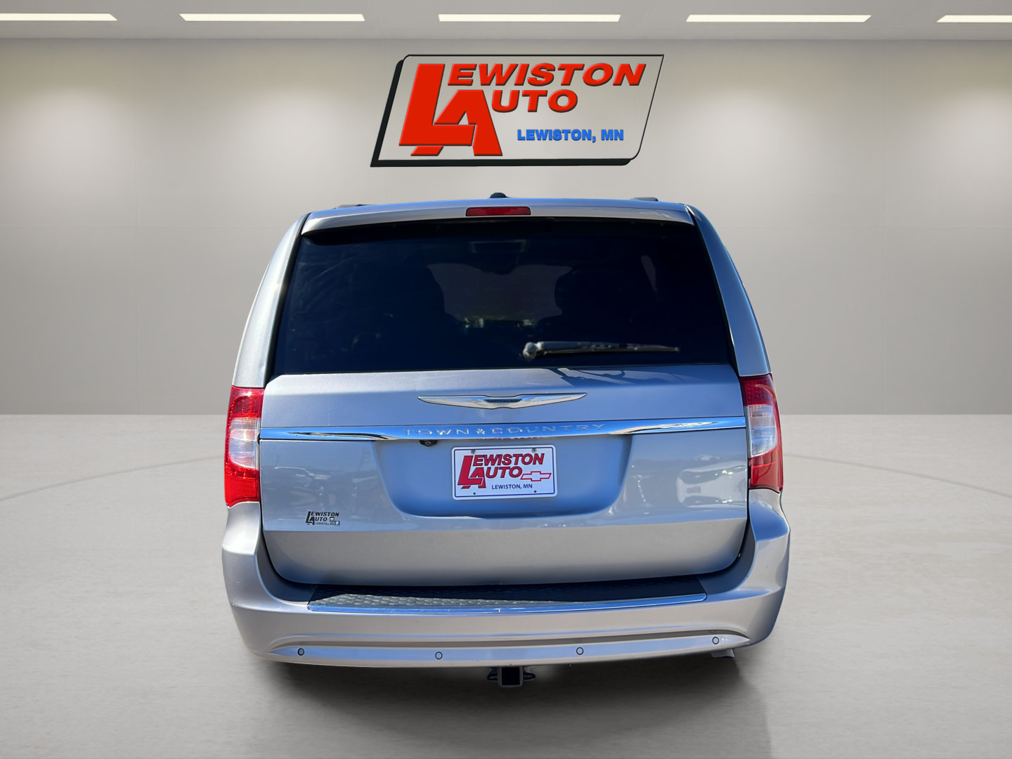 Used 2014 Chrysler Town & Country Touring-L w/ Driver Convenience Group FWD image 12