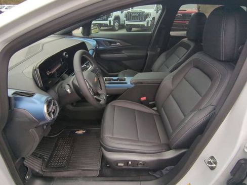 New 2026 Chevrolet Equinox EV LT FWD image 22