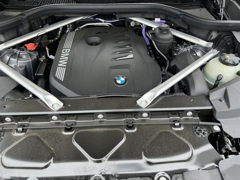 Used 2026 BMW X5 xDrive40i w/ M Sport Package image 34
