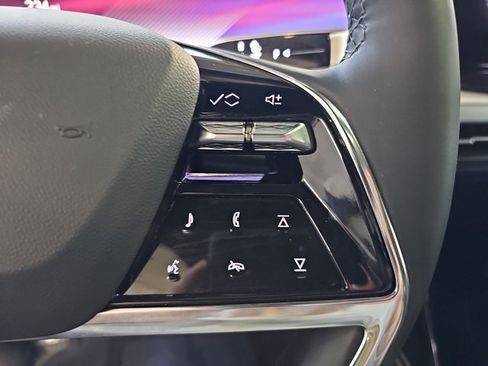 Used 2026 Cadillac Escalade IQ Sport 1 w/ LPO, ONYX Package image 21