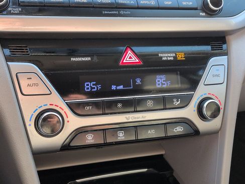 Used 2017 Hyundai Elantra SE w/ SE A/T Tech Package 03 image 22