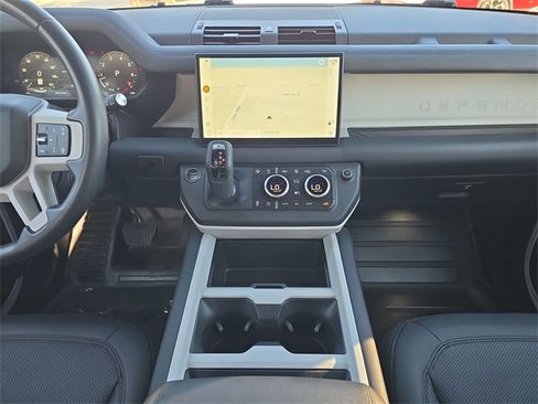 Used 2025 Land Rover Defender 110 S image 11